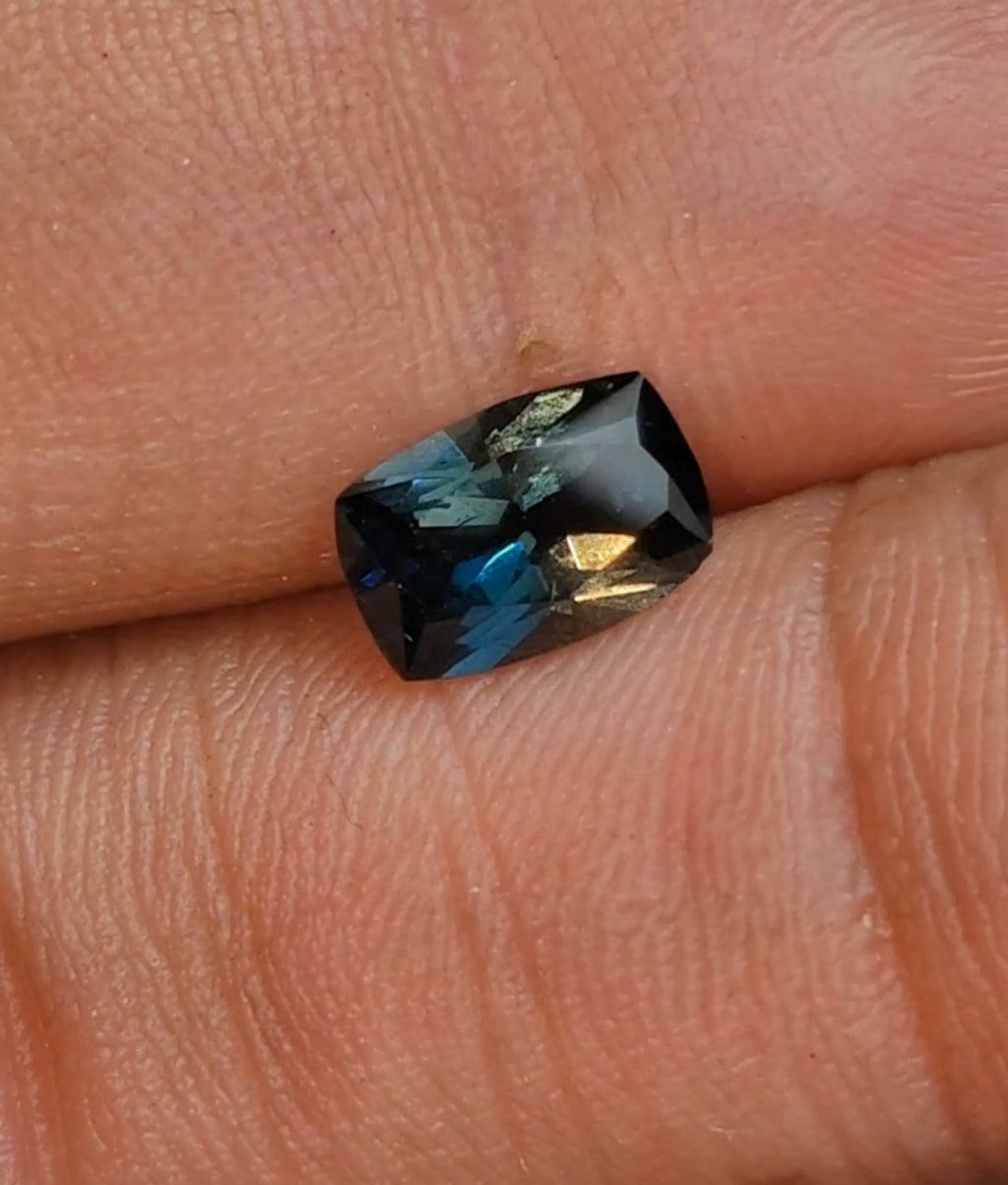 Serendibite menouthiasiste from 🇲🇬