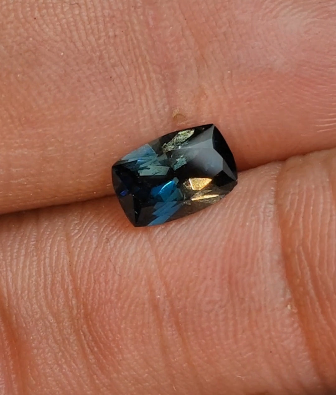 Serendibite menouthiasiste from 🇲🇬