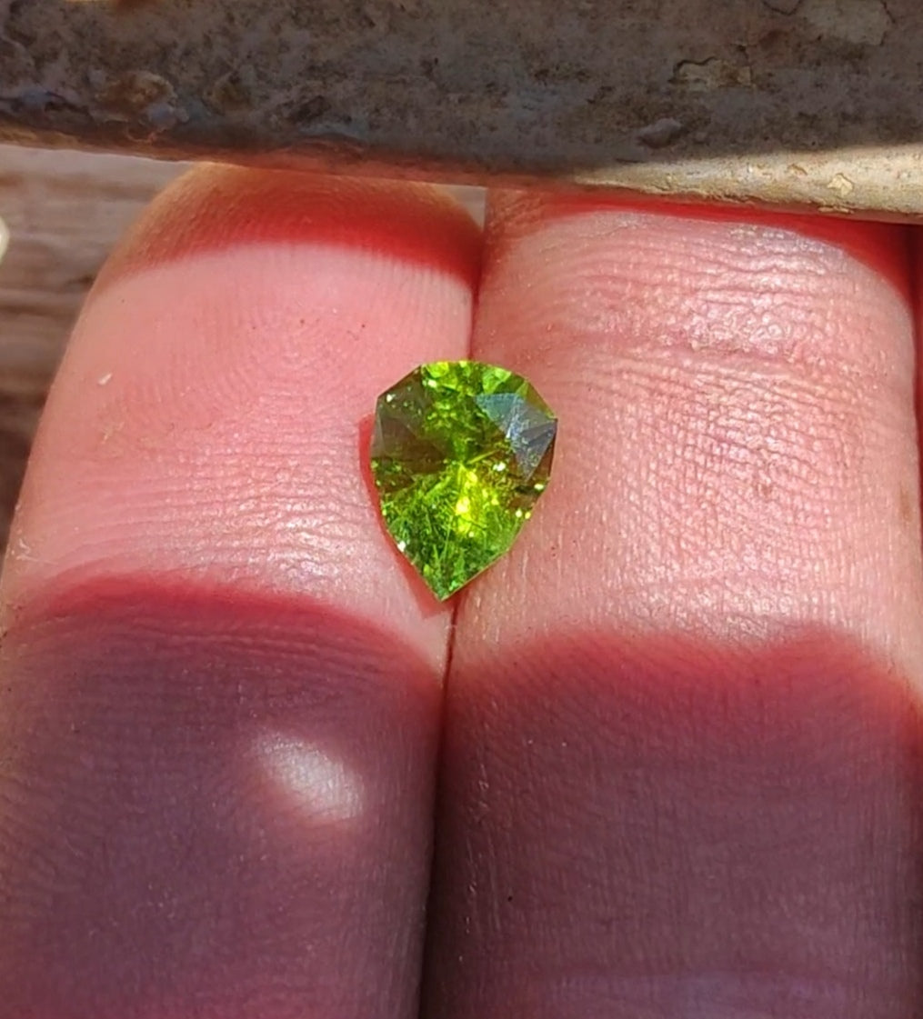 ⚜️ LIME Green Paraiba Tourmaline 🇲🇬